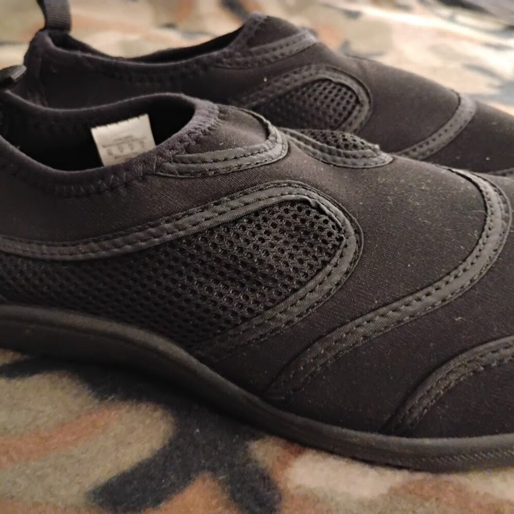 Athletech Aqua Socks size 7 Men/9 Women *NEW* Black Unisex Swim Shoes
